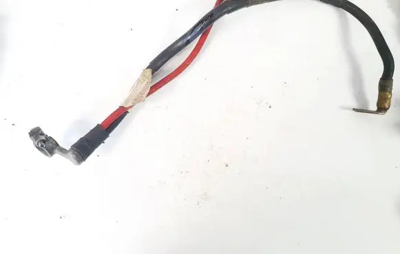 Volkswagen PASSAT B6 Positive cable (battery)