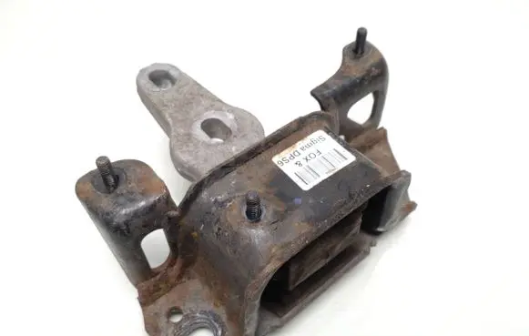 Ford Fiesta Engine mount bracket 8v517m121ae AV597M121AA