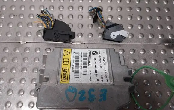 BMW 1 E81 E87 Airbag control unit/module 9184432 0285010070