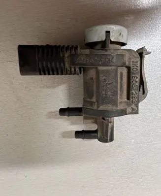 Volkswagen Touareg II Turbo solenoid valve 1K0906283A
