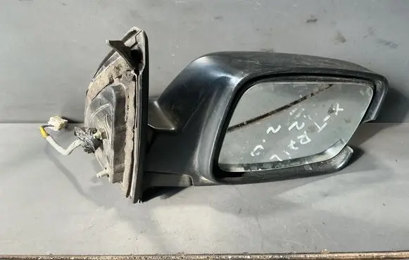 Nissan X-Trail T30 Front door electric wing mirror E13010621