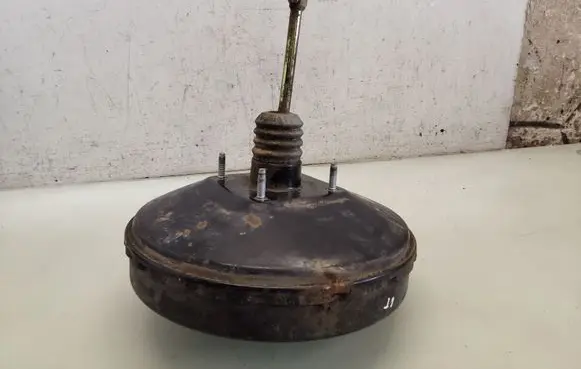 Volkswagen II LT Brake booster 2D061201E