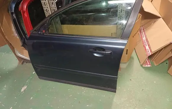 Volvo V50 Front door