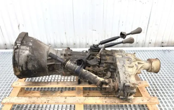 Manual 5 speed gearbox