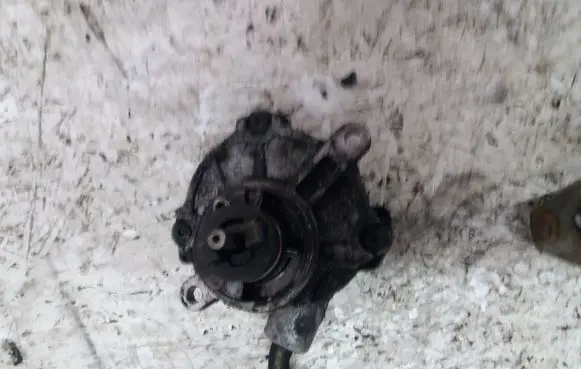 Mercedes-Benz E W210 Vacuum pump