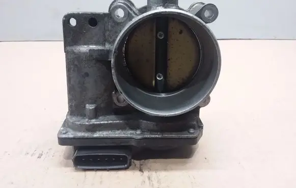 Volvo V50 Throttle valve 8H220541 30711551