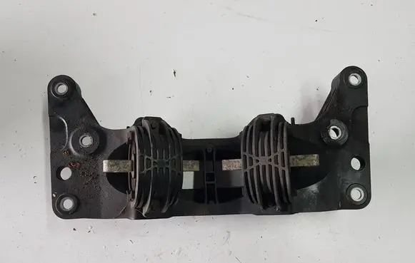 BMW 5 F10 F11 Gearbox mounting bracket III6788568III 6788568 692615