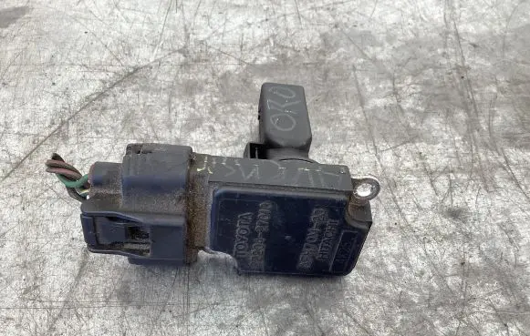 Toyota Avensis T250 Mass air flow meter 2220427010 AFH70M83