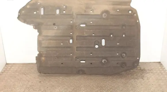 Honda HR-V Center/middle under tray cover 