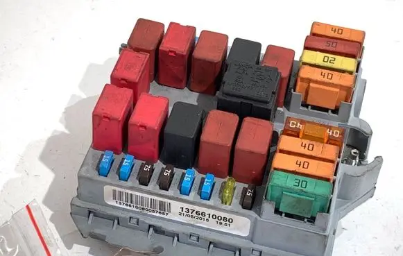 Peugeot Boxer Fuse box set 1376610080