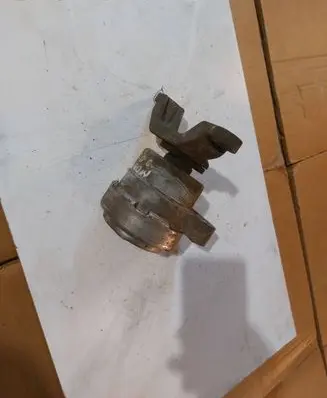 Ford Mondeo MK IV Engine mount bracket