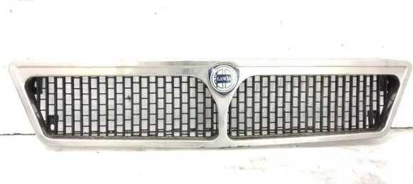 Lancia Beta Front bumper upper radiator grill