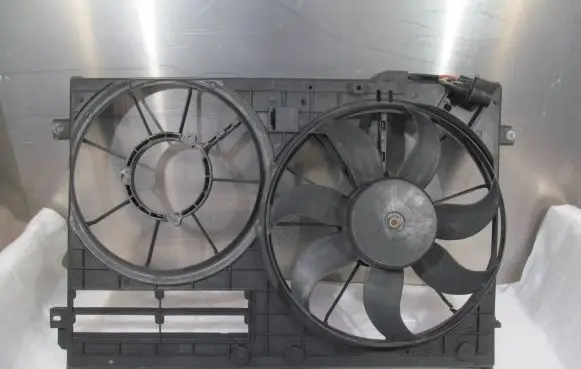 Audi A3 S3 8P Radiator cooling fan shroud 1K0121207AA R8040167 75717