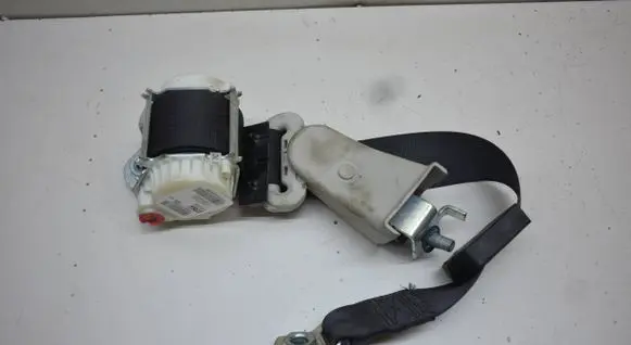 Chrysler Town & Country V Rear seatbelt 33059077