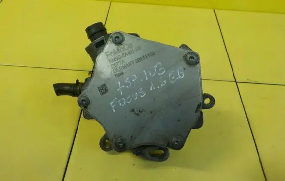 Ford Focus Vacuum pump BM5G2A451FB