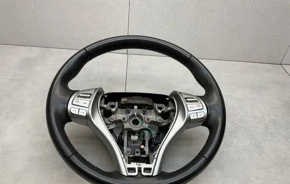 Nissan X-Trail T32 Steering wheel 