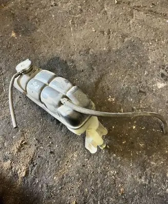 Mercedes-Benz E W210 Coolant expansion tank/reservoir A2105000849