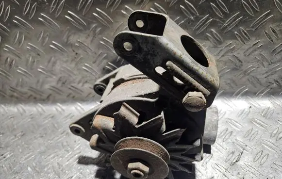 BMW 7 E32 Generator/alternator 0120469775