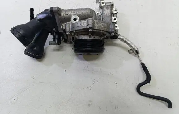 Mercedes-Benz C W205 Water pump A6542002300