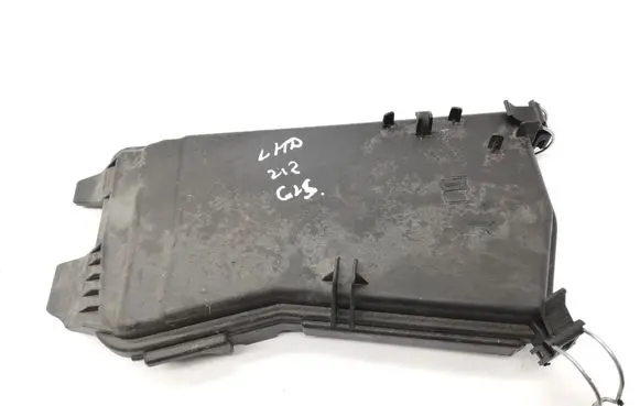 Mercedes-Benz E W212 Fuse box cover A2125400082