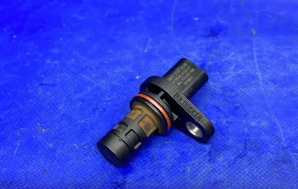 Audi A5 Crankshaft position sensor 06H906433C 0261210329