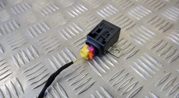 Audi Q7 4L Battery relay fuse 4F0915519