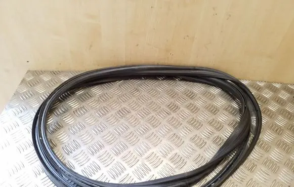 Seat Leon (1P) Trunk rubber seal (body) 