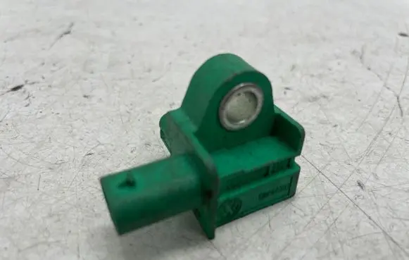 Volkswagen Golf VI Airbag deployment crash/impact sensor 5K0959351
