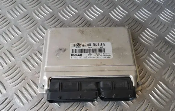 Volkswagen PASSAT B5 Engine control unit/module 0261206317 8D0906018R