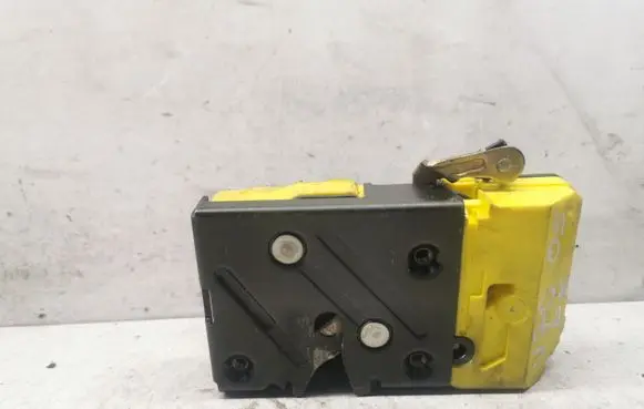 Volvo V70 Front door lock