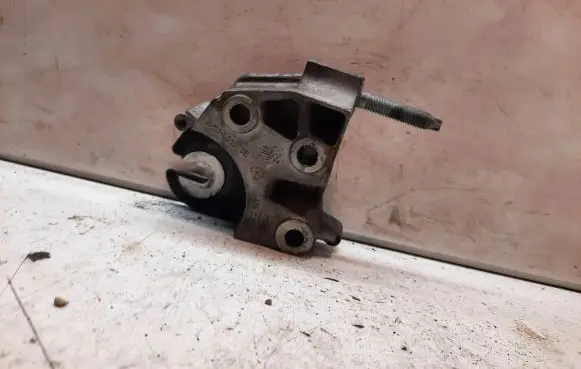 Volvo V50 Engine mounting bracket 3M516030BE