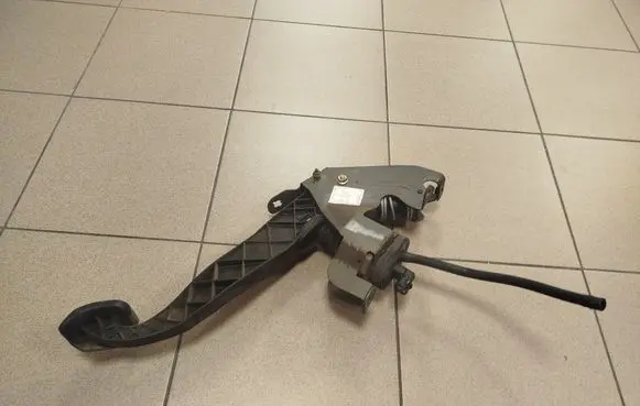 Volkswagen Multivan T5 Clutch pedal 7H1721059J