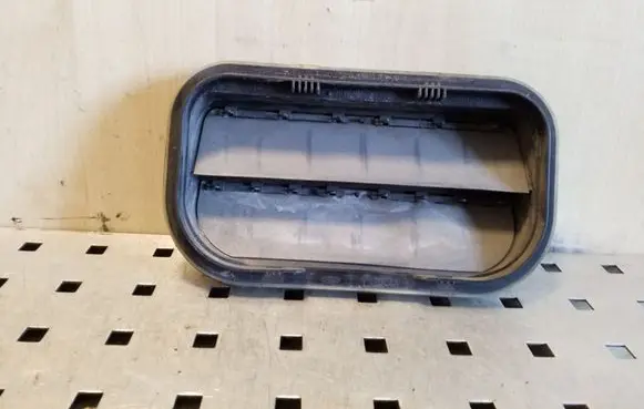Ford Kuga I Quarter panel pressure vent YF1A54280B62AE