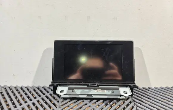 Lexus CT 200H Screen/display/small screen CVTS73J1AJ R31017ETC 10R037824