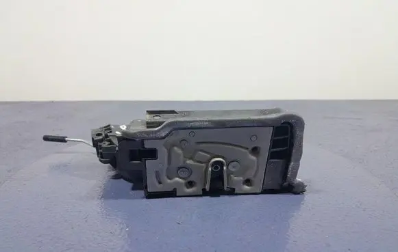 BMW X5 E53 Front door lock 9464887