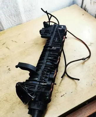 BMW 6 F12 F13 Intake manifold 7811909 8506410