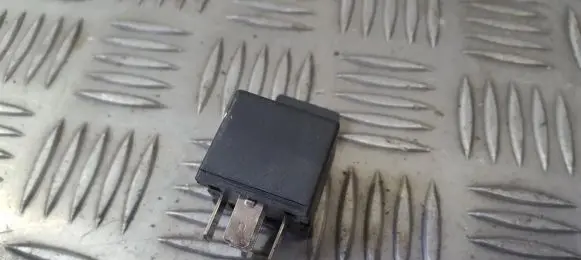 Audi A4 S4 B5 8D Other relay 14vdc