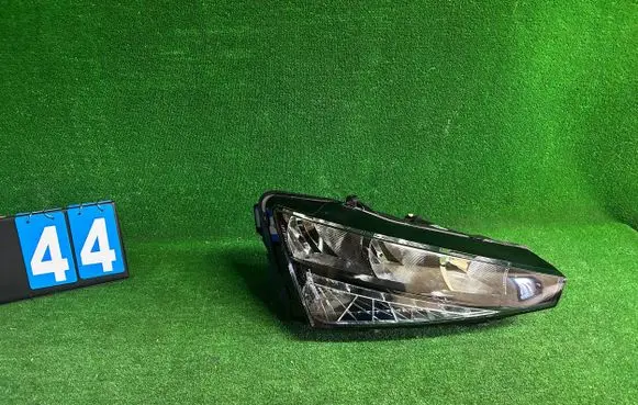 Skoda Scala Headlight/headlamp 657941016 90176072