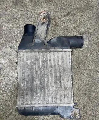 BMW 5 E39 Intercooler radiator 2246031