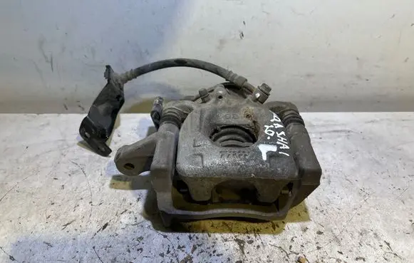 Nissan Qashqai Rear brake caliper