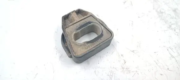 Audi A3 S3 8L Radiator mount bracket 1J0806157A