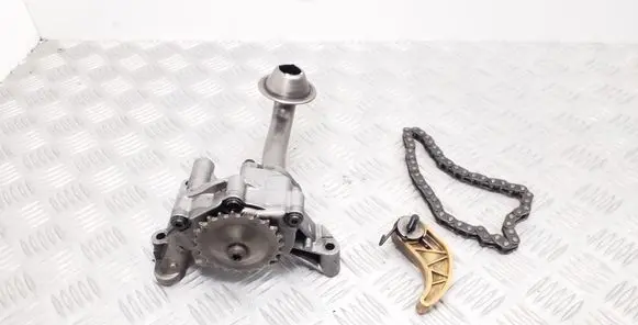 Volkswagen Golf V Oil pump 03G115105 BKD