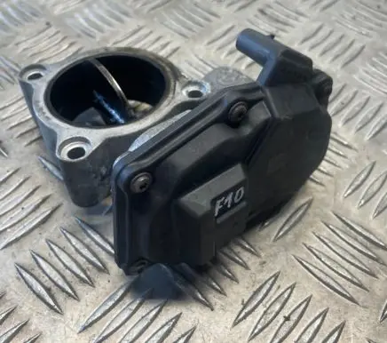 BMW 5 F10 F11 Throttle valve 10378517 7810752 1354