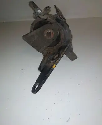 Toyota Corolla Verso E121 Engine mount bracket
