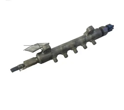Toyota Avensis T270 Fuel main line pipe 6120 DENS0