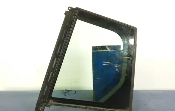 Renault Megane IV Rear side window