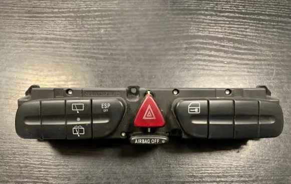 Mercedes-Benz C W203 Hazard light switch 2038218258