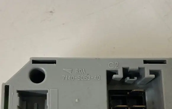 Jaguar XF X250 Fuse module 7370011040 9X2314D628AC