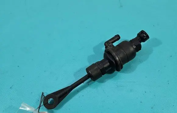 Clutch slave cylinder
