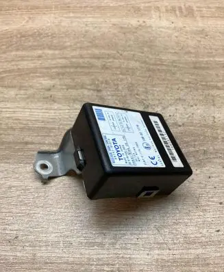 Toyota Corolla Verso AR10 Door control unit/module 897410F010 61B168000 10R02
